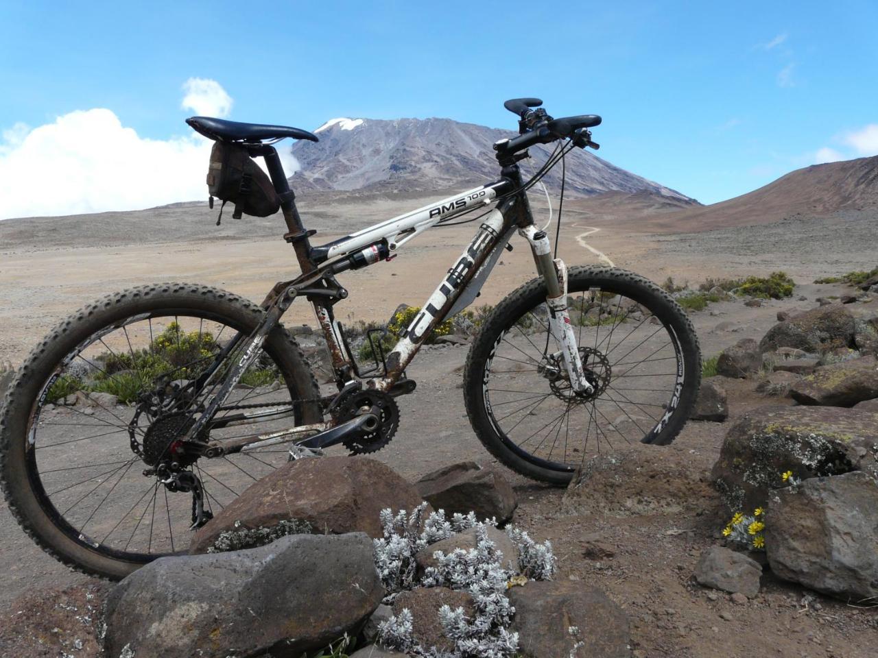Ostello Mountain Bikes House Moshi Esterno foto